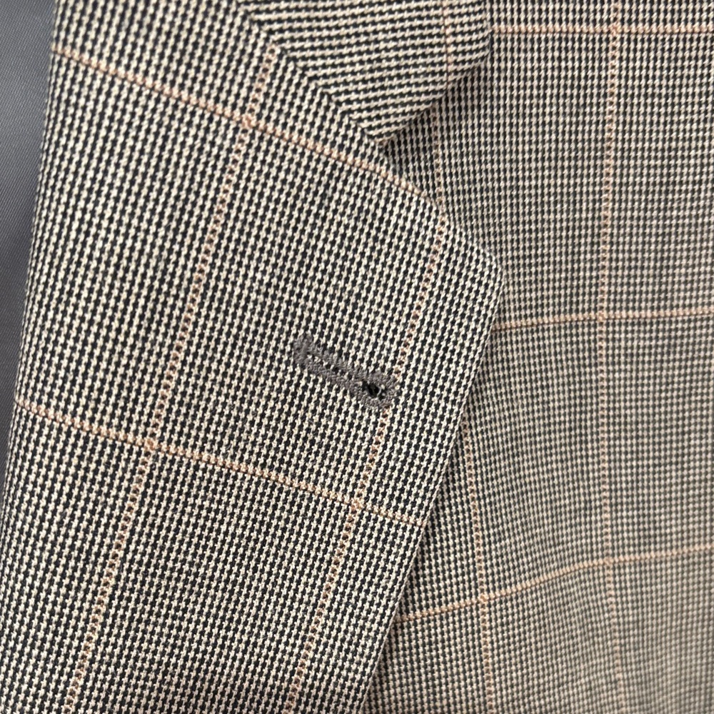 Jos. A. Bank Brown & Gray Windowpane Sport Coat with Subtle Check 48R - Picture 3 of 6